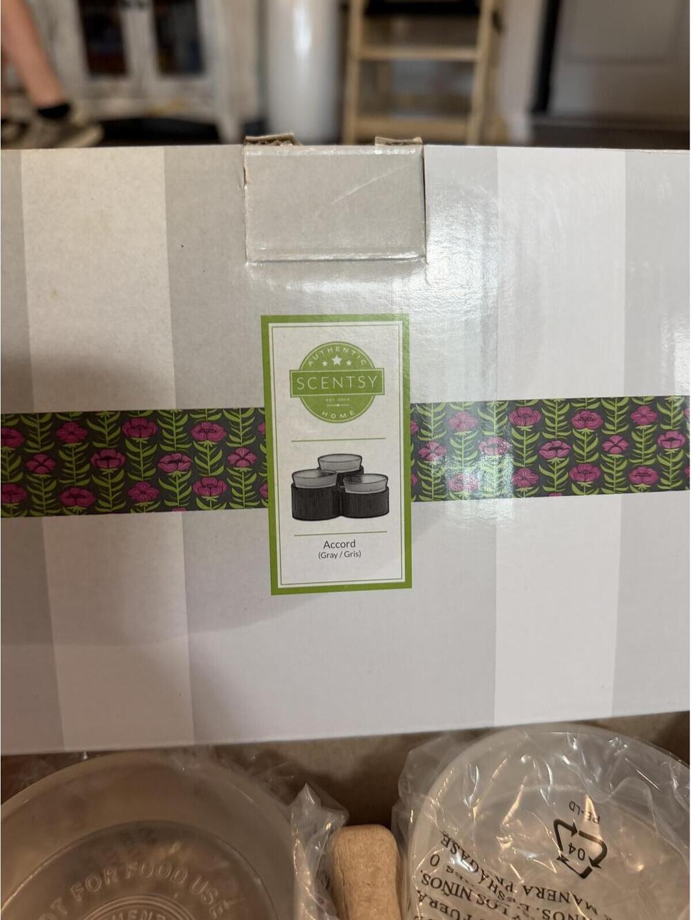 *Retired* Scentsy Three Tiered